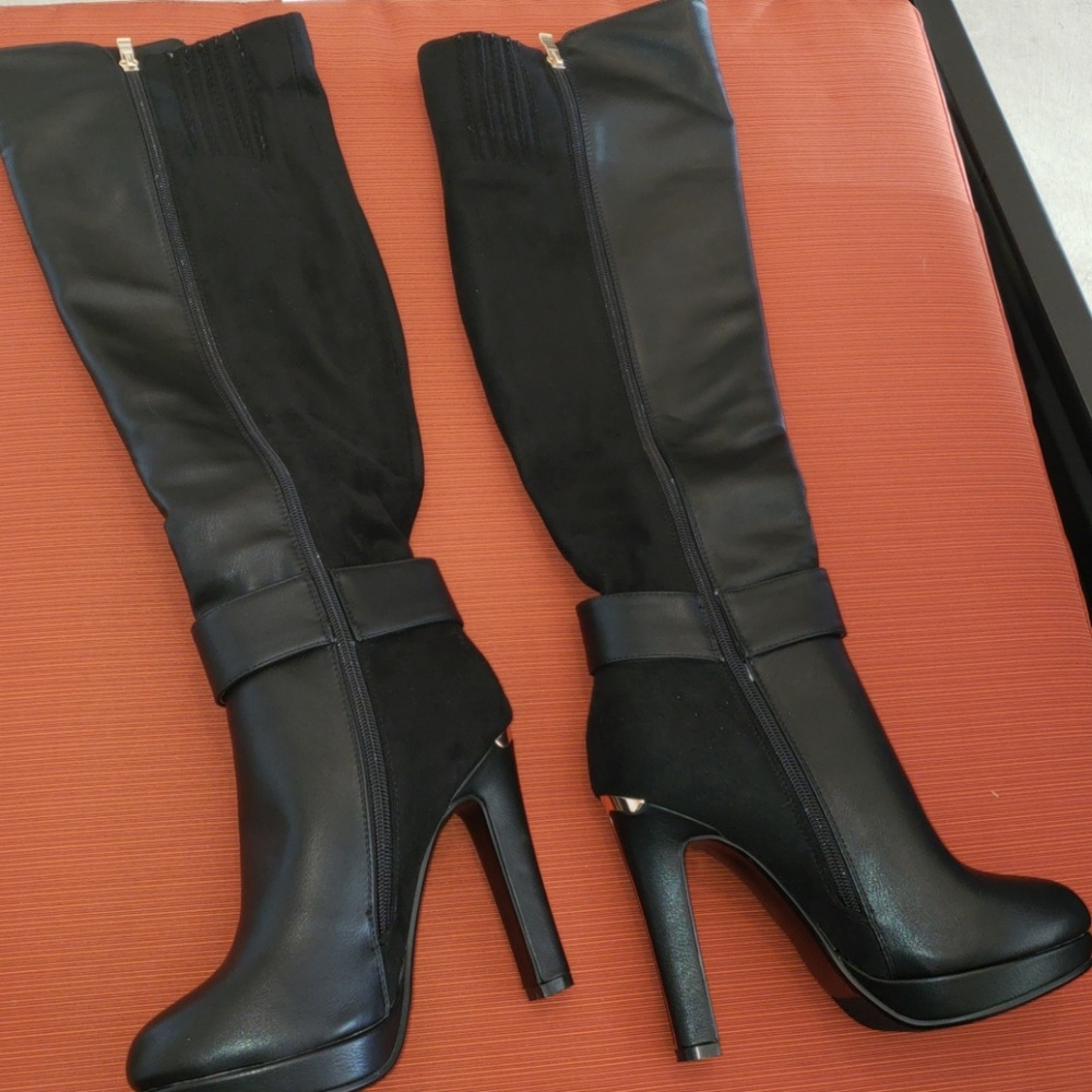 Boots With A Little Bit Of Platform. - image 2